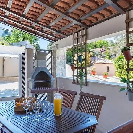 Apartmán Lovely In With Swimming Pool *